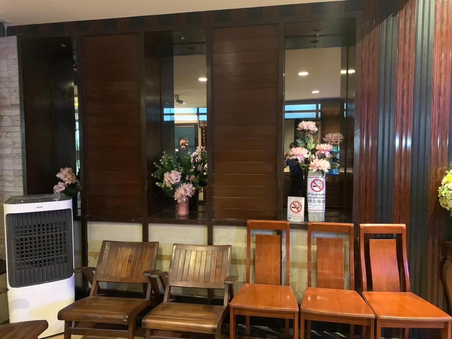 Rambuttri House Hotel Bangkok Bagian luar foto